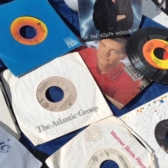 25 Records(45's) Country from the 70's - Picture 3 of 3